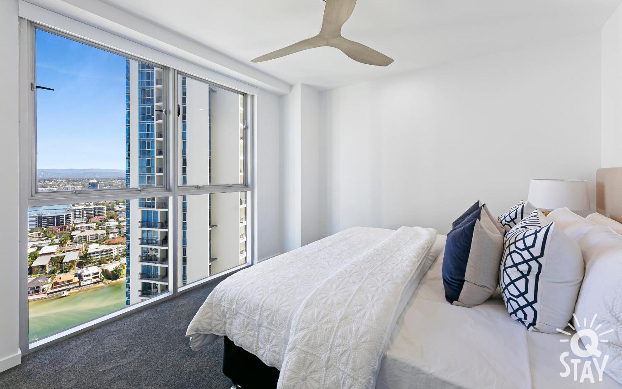 Apartment Chevron Renaissance Surfers Paradise Mid Week Madness Deal - Q Gold Coast