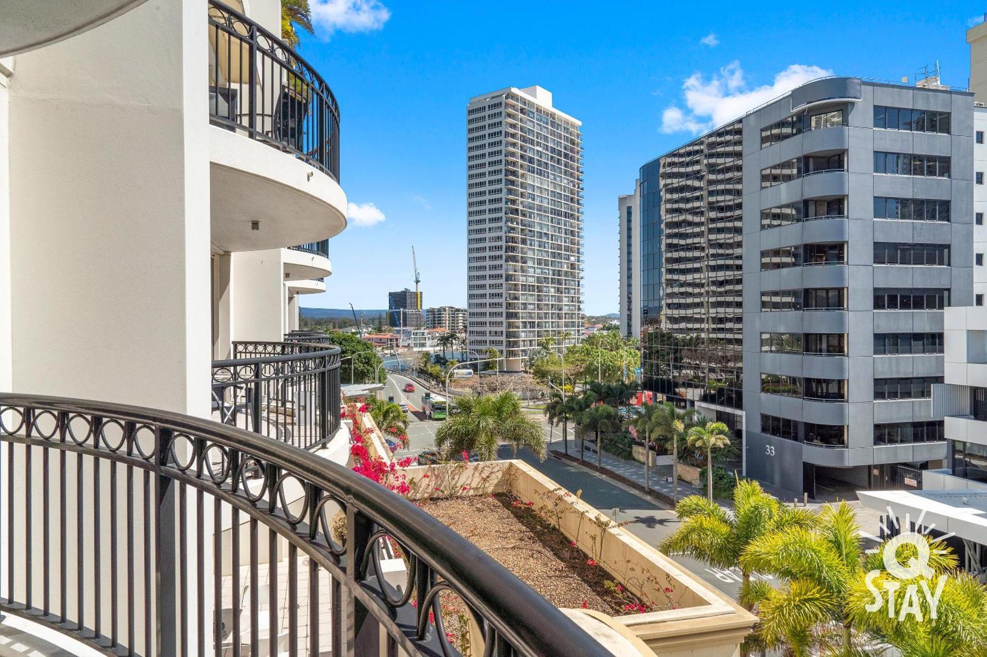 Chevron Renaissance Surfers Paradise Mid Week Madness Deal - Q Gold Coast