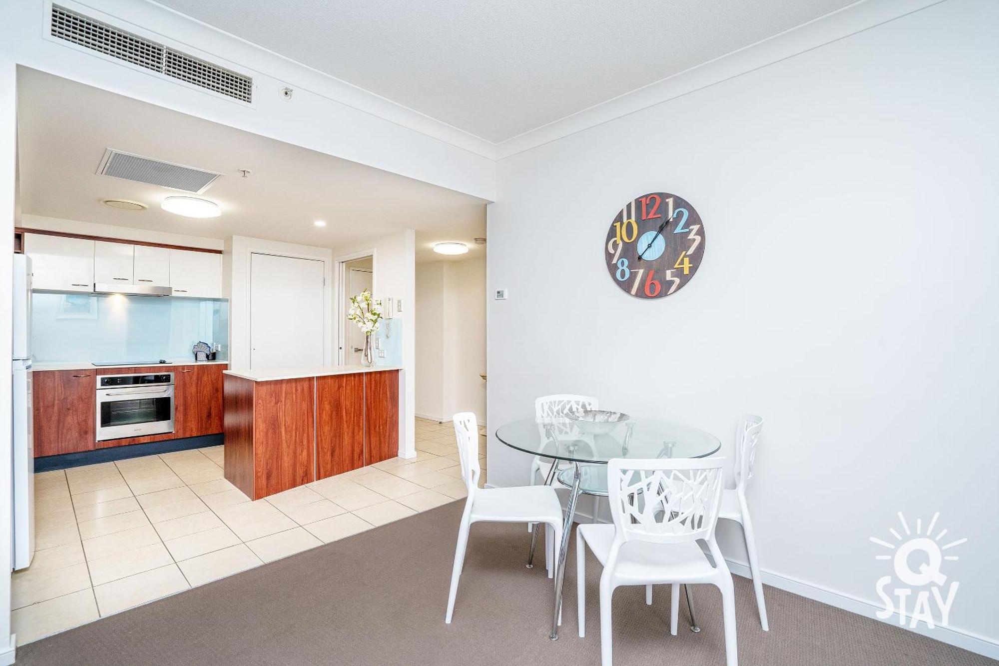Chevron Renaissance Surfers Paradise Mid Week Madness Deal - Q