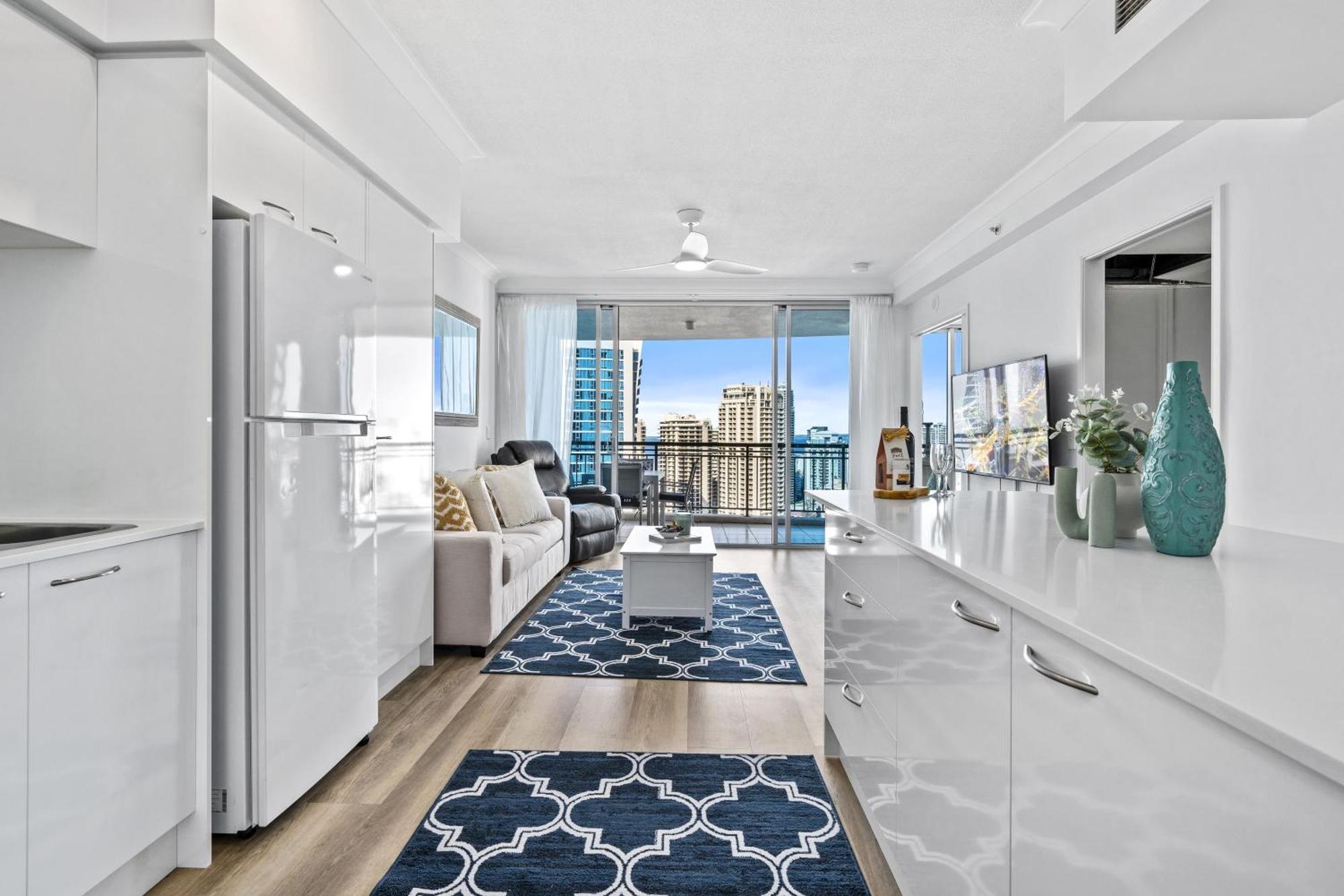 Chevron Renaissance Surfers Paradise Mid Week Madness Deal - Q *