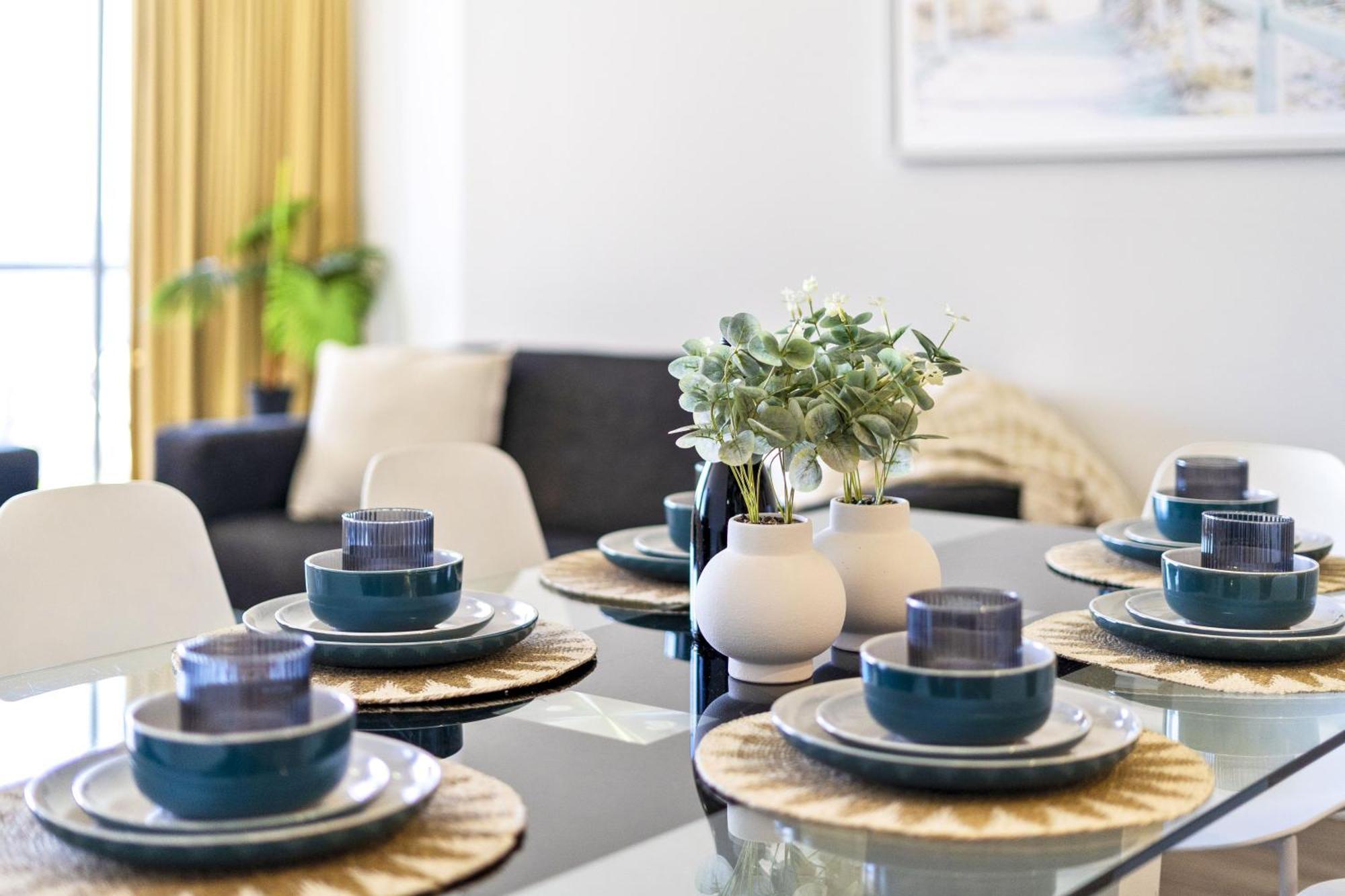 Chevron Renaissance Surfers Paradise Mid Week Madness Deal - Q Apartment Gold Coast