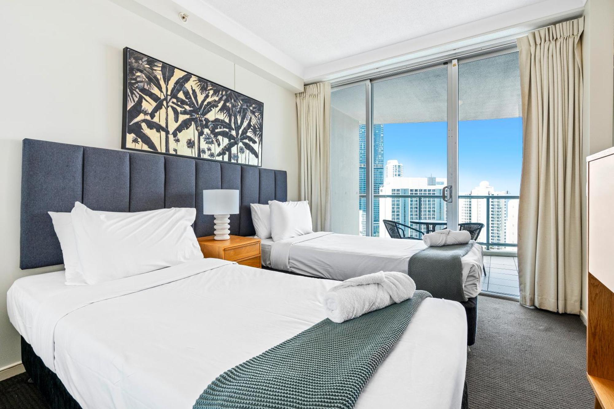 Chevron Renaissance Surfers Paradise Mid Week Madness Deal - Q *